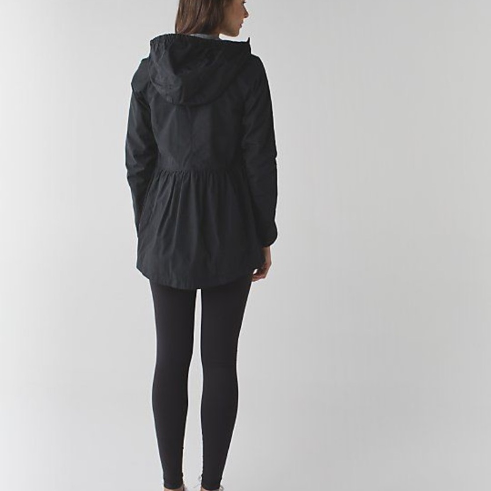 Lululemon rain for daze jacket